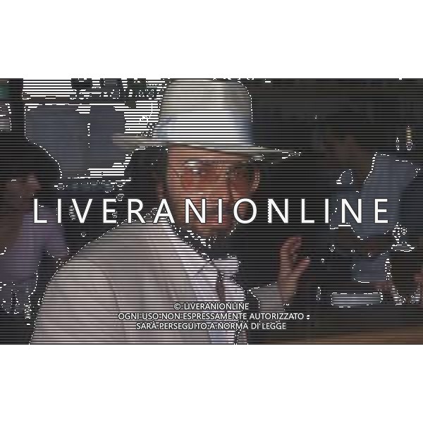 DIAP-RETROSPETTIVA ANTONELLO VENDITTI CANTANTE NELLA FOTO ANTONELLO VENDITTI A SAINT VINCENT ESTATE NELL\'ANNO 1983 AG ALDO LIVERANI SAS