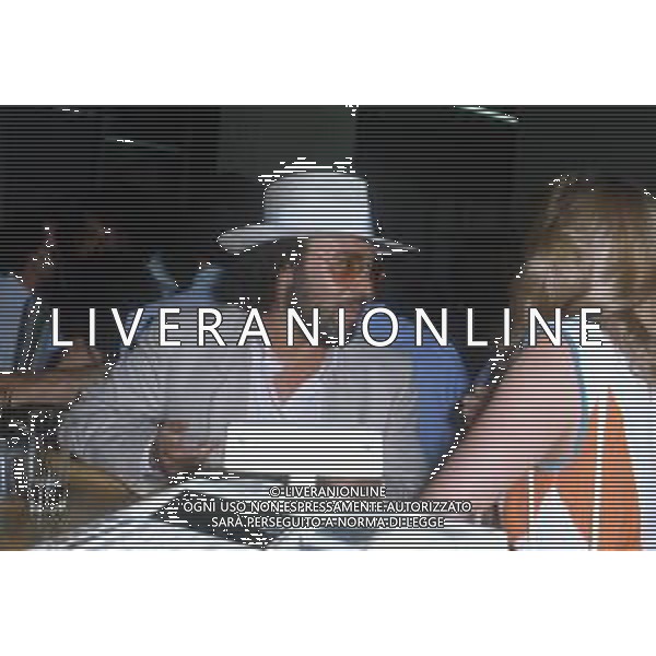 DIAP-RETROSPETTIVA ANTONELLO VENDITTI CANTANTE NELLA FOTO ANTONELLO VENDITTI A SAINT VINCENT ESTATE NELL\'ANNO 1983 AG ALDO LIVERANI SAS