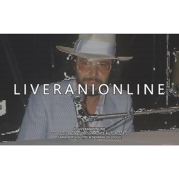 DIAP-RETROSPETTIVA ANTONELLO VENDITTI CANTANTE NELLA FOTO ANTONELLO VENDITTI A SAINT VINCENT ESTATE NELL\'ANNO 1983 AG ALDO LIVERANI SAS