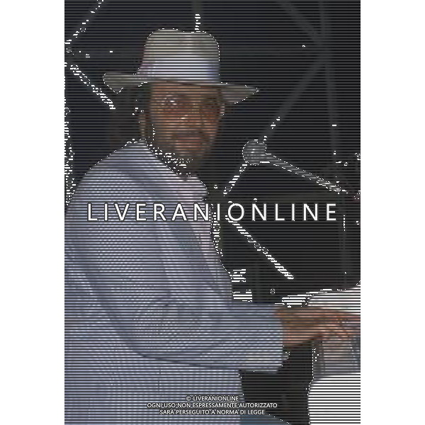 DIAP-RETROSPETTIVA ANTONELLO VENDITTI CANTANTE NELLA FOTO ANTONELLO VENDITTI A SAINT VINCENT ESTATE NELL\'ANNO 1983 AG ALDO LIVERANI SAS