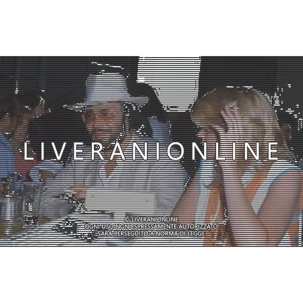 DIAP-RETROSPETTIVA ANTONELLO VENDITTI CANTANTE NELLA FOTO ANTONELLO VENDITTI A SAINT VINCENT ESTATE NELL\'ANNO 1983 AG ALDO LIVERANI SAS