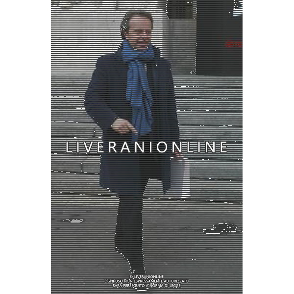 MILANO 7/2/2006 PIAZZA AFFARI PALAZZO MEZZANOTTE NELLA FOTO ANDREA DELLA VALLE FOTO ROMANO/AG ALDOI LIVERANI