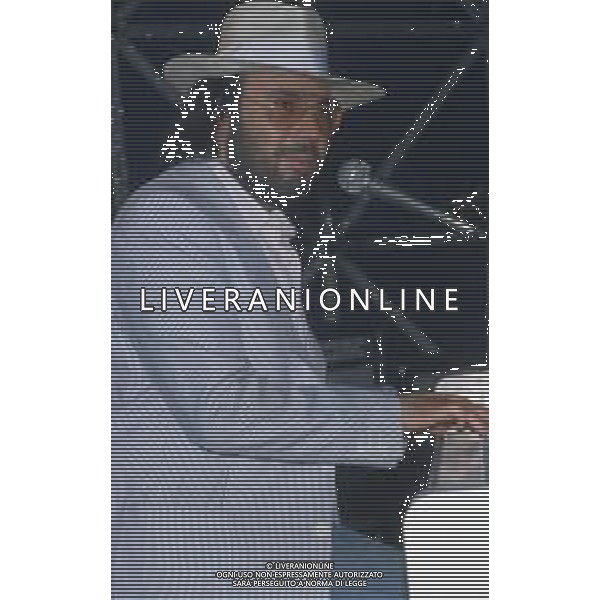 DIAP-RETROSPETTIVA ANTONELLO VENDITTI CANTANTE NELLA FOTO ANTONELLO VENDITTI A SAINT VINCENT ESTATE NELL\'ANNO 1983 AG ALDO LIVERANI SAS