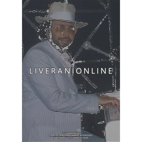 DIAP-RETROSPETTIVA ANTONELLO VENDITTI CANTANTE NELLA FOTO ANTONELLO VENDITTI A SAINT VINCENT ESTATE NELL\'ANNO 1983 AG ALDO LIVERANI SAS