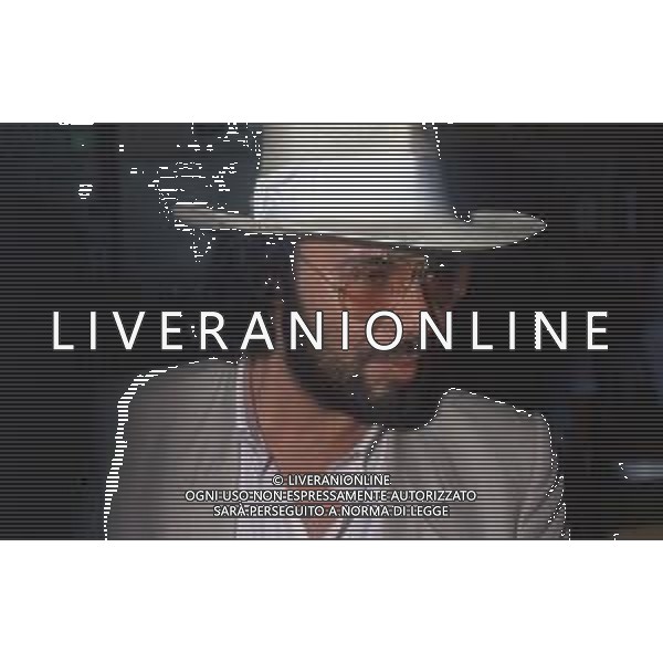 DIAP-RETROSPETTIVA ANTONELLO VENDITTI CANTANTE NELLA FOTO ANTONELLO VENDITTI A SAINT VINCENT ESTATE NELL\'ANNO 1983 AG ALDO LIVERANI SAS