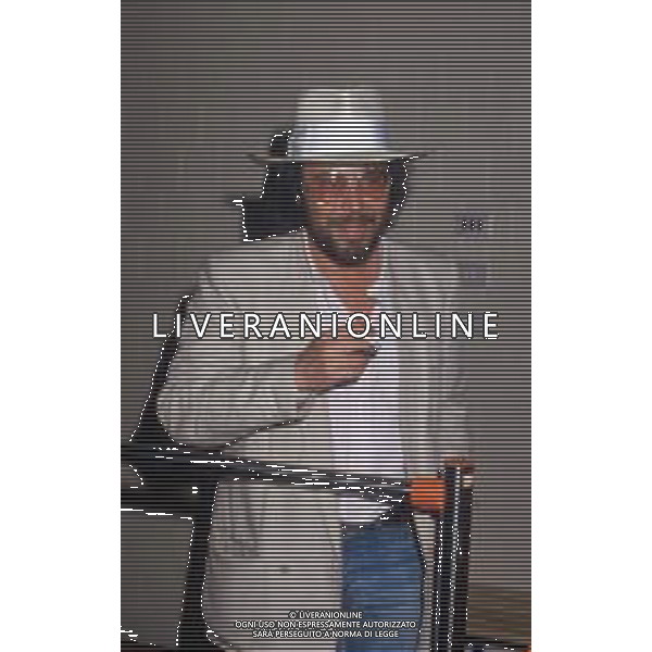 DIAP-RETROSPETTIVA ANTONELLO VENDITTI CANTANTE NELLA FOTO ANTONELLO VENDITTI A SAINT VINCENT ESTATE NELL\'ANNO 1983 AG ALDO LIVERANI SAS