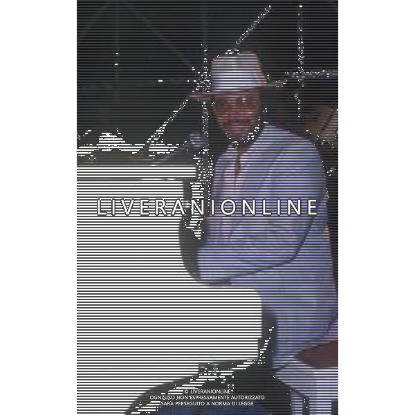 DIAP-RETROSPETTIVA ANTONELLO VENDITTI CANTANTE NELLA FOTO ANTONELLO VENDITTI A SAINT VINCENT ESTATE NELL\'ANNO 1983 AG ALDO LIVERANI SAS