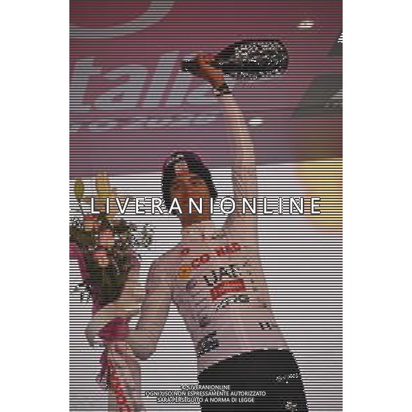 30-05-2025 Giro D\'italia; Tappa 19 Biella - Champoluc; 2025, Uae Team Emirates - Xrg; Del Toro Romero, Isaac; Champoluc; ©SIROTTI - AGENZIA ALDO LIVERANI SAS