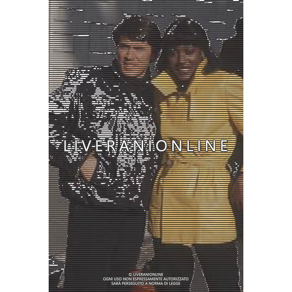 DIAP-RETROSPETTIVA GIANNI MORANDI CANTANTE NELLA FOTO GIANNI MORANDI CON AMI STEWARD NELL\'ANNO 1984 A ROMA FOTO EDGARDO DELLA SCORCIOSA-AGENZIA ALDO LIVERANI SAS