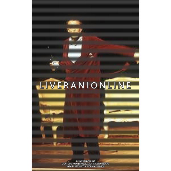 DIAP-RETROSPETTIVA VITTORIO GASSMAN ATTORE NELLA FOTO VITTORIO GASSMAN IN TEATRO AG THEMA-AG ALDO LIVERANI SAS