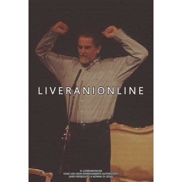DIAP-RETROSPETTIVA VITTORIO GASSMAN ATTORE NELLA FOTO VITTORIO GASSMAN IN TEATRO AG THEMA-AG ALDO LIVERANI SAS