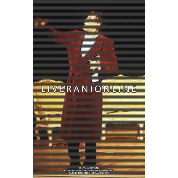 DIAP-RETROSPETTIVA VITTORIO GASSMAN ATTORE NELLA FOTO VITTORIO GASSMAN IN TEATRO AG THEMA-AG ALDO LIVERANI SAS