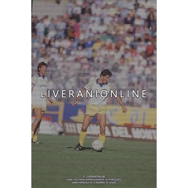 DIAP-RETROSPETTIVA ZANNONI DAVIDE CALCIATORE NELLA FOTO DAVIDE ZANNONI CON LA MAGLIA DEL PARMA CALCIO AG ALDO LIVERANI SAS