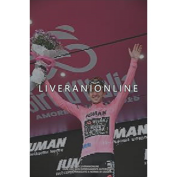 31-05-2025 Giro D\'italia; Tappa 20 Verres - Sestriere; 2025, Visma - Lease A Bike; Yates, Simon; Sestriere; ©SIROTTI - AGENZIA ALDO LIVERANI SAS