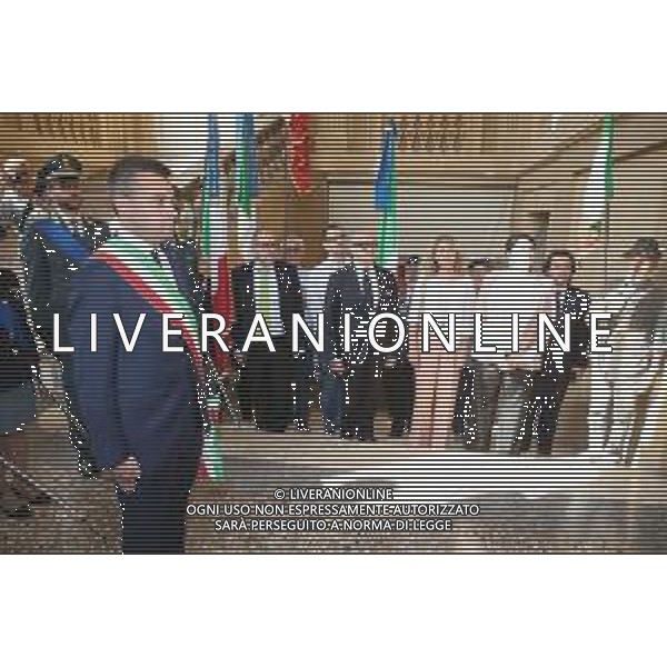 IMOLA 02 06 2025 scalone Androne Comunale: deposizione di una corona alla lapide dell\'Albo d\'Oro E consegna della Costituzione italiana ai giovani cittadini imolesi che nel 2025 compiono 18 anni e concerto della Filarmonica imolese.NELLA FOTO SINDACO MARCO PANIERI ©SANNA - AGENZIA ALDO LIVERANI SAS