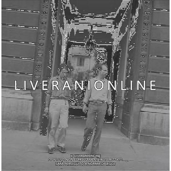 NEG-RETROSPETTIVA UMBERTO BALSAMO CANTANTE NELLA FOTO UMBERTO BALSANO A MILANO NELL\'ANNO 1979 AG ALDO LIVERANI SAS