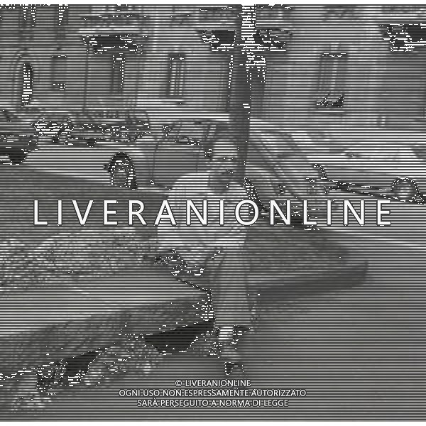 NEG-RETROSPETTIVA UMBERTO BALSAMO CANTANTE NELLA FOTO UMBERTO BALSANO A MILANO NELL\'ANNO 1979 AG ALDO LIVERANI SAS