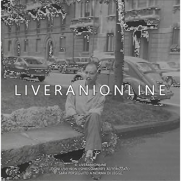 NEG-RETROSPETTIVA UMBERTO BALSAMO CANTANTE NELLA FOTO UMBERTO BALSANO A MILANO NELL\'ANNO 1979 AG ALDO LIVERANI SAS