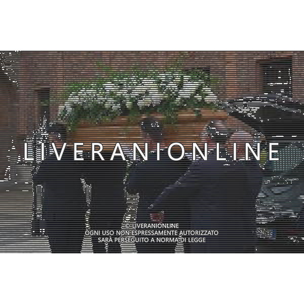 TVRG Funerale Pellegrini nella foto arrivo del feretro in basilica Milano 04-06-2025 Funerale di Ernesto Pellegrini presso la Basilica di Sant\'Ambrogio foto Roberto Garavaglia/Agenzia Aldo Liverani sas