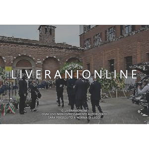 TVRG Funerale Pellegrini nella foto arrivo del feretro in basilica Milano 04-06-2025 Funerale di Ernesto Pellegrini presso la Basilica di Sant\'Ambrogio foto Roberto Garavaglia/Agenzia Aldo Liverani sas