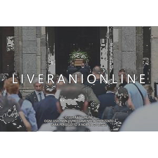 TVRG Funerale Pellegrini nella foto arrivo del feretro in basilica Milano 04-06-2025 Funerale di Ernesto Pellegrini presso la Basilica di Sant\'Ambrogio foto Roberto Garavaglia/Agenzia Aldo Liverani sas