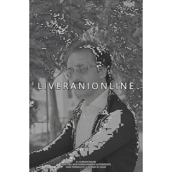 DIAP-RETROSPETTIVA UNBERTO BALSAMO CANTANTE NELLA FOTO UMBERTO BALSAMO A SAINT VINCENT NELL\'ANNO 1976 AG ALDO LIVERANI SAS