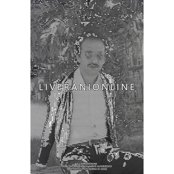 DIAP-RETROSPETTIVA UNBERTO BALSAMO CANTANTE NELLA FOTO UMBERTO BALSAMO A SAINT VINCENT NELL\'ANNO 1976 AG ALDO LIVERANI SAS