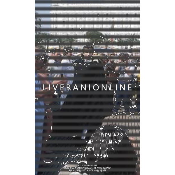 DIAP-RETROSPEETIVA GEORGE HAMILTON ATTORE NELLA FOTO GEORGE HAMILTON A CANNES NELL\'ANNO 1979 AG ALDO LIVERANI SAS