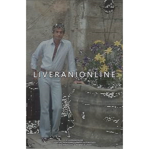 DIAP-RETROSPEETIVA GEORGE HAMILTON ATTORE NELLA FOTO GEORGE HAMILTON A CANNES NELL\'ANNO 1979 AG ALDO LIVERANI SAS