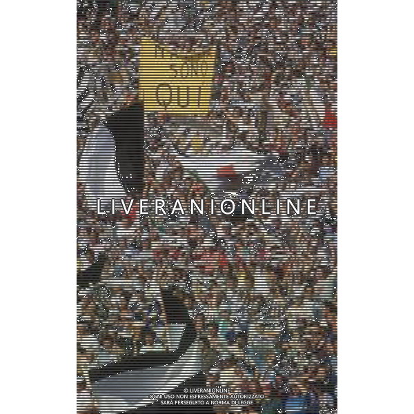 DIAP -29-05-1985 STADIO HEYSEL TIFOSI DELLA JUVENTUS PRIMA DELL\'INCONTRO DI COPPA CAMPIONI JUVENTUS-LIVERPOOL AG ALDO LIVERANI SAS