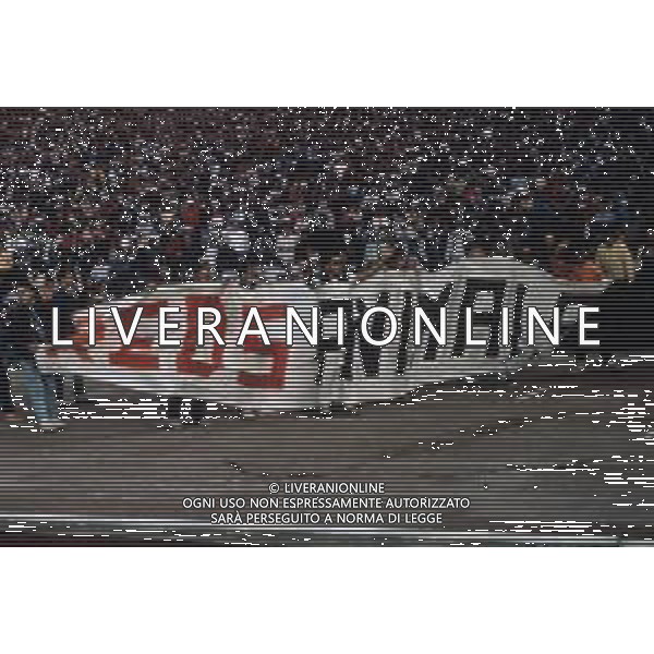 DIAP -29-05-1985 STADIO HEYSEL TIFOSI DELLA JUVENTUS PRIMA DELL\'INCONTRO DI COPPA CAMPIONI JUVENTUS-LIVERPOOL AG ALDO LIVERANI SAS
