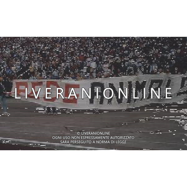 DIAP -29-05-1985 STADIO HEYSEL TIFOSI DELLA JUVENTUS PRIMA DELL\'INCONTRO DI COPPA CAMPIONI JUVENTUS-LIVERPOOL AG ALDO LIVERANI SAS