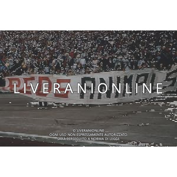 DIAP -29-05-1985 STADIO HEYSEL TIFOSI DELLA JUVENTUS PRIMA DELL\'INCONTRO DI COPPA CAMPIONI JUVENTUS-LIVERPOOL AG ALDO LIVERANI SAS