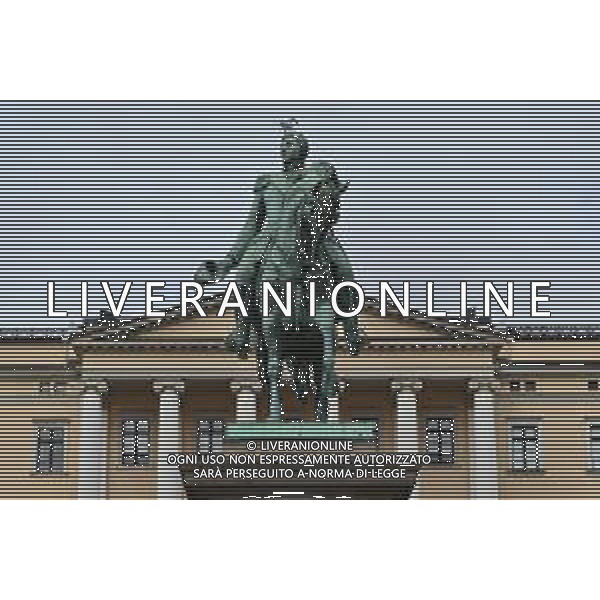 TVRG Panoramiche Oslo nella foto Palazzo Reale e la statua di Karl Johan Oslo 06-06-2025 Panoramiche e luoghi simbolo della città di Oslo foto Roberto Garavaglia/Agenzia Aldo Liverani sas