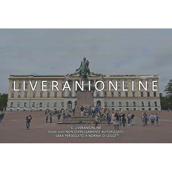 TVRG Panoramiche Oslo nella foto Palazzo Reale e la statua di Karl Johan Oslo 06-06-2025 Panoramiche e luoghi simbolo della città di Oslo foto Roberto Garavaglia/Agenzia Aldo Liverani sas