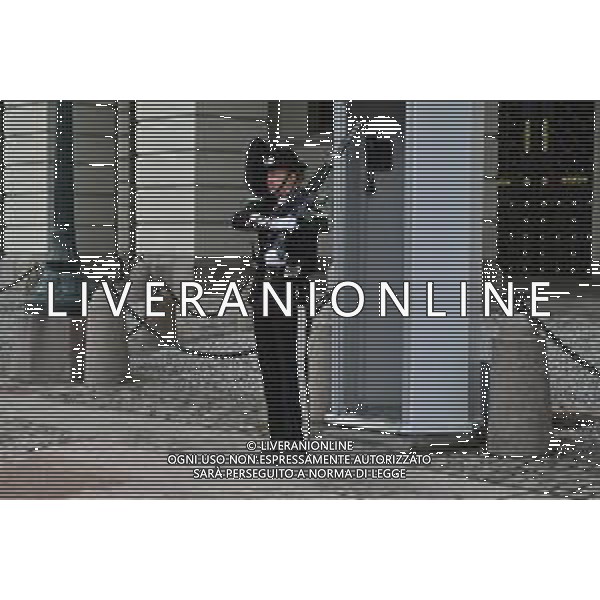 TVRG Panoramiche Oslo nella foto una guardia del Palazzo Reale Oslo 06-06-2025 Panoramiche e luoghi simbolo della città di Oslo foto Roberto Garavaglia/Agenzia Aldo Liverani sas