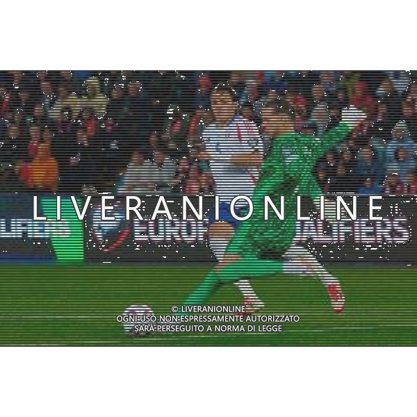 TVEM June 06, 2025 Oslo, Norway - Norway vs Italy - FIFA World Cup 2026 European Qualifier - Ullevaal Stadion. In the pic: Mateo Retegui of Italy and Orjan Nyland of Norway foto emmanuele mastrodonato-ag aldo liverani sas