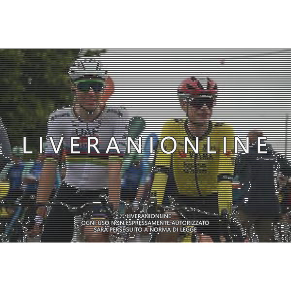08-06-2025 Criterium Du Dauphine Libere; Tappa 01 Domerat - Montlucon; 2025, Uae Team Emirates - Xrg; 2025, Visma - Lease A Bike; Pogacar, Tadej; Vingegaard, Jonas; Domerat; ©SIROTTI - AGENZIA ALDO LIVERANI SAS