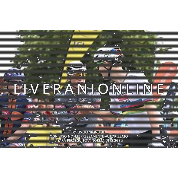 08-06-2025 Criterium Du Dauphine Libere; Tappa 01 Domerat - Montlucon; 2025, Uae Team Emirates - Xrg; 2025, Alpecin - Deceuninck; Pogacar, Tadej; Van Der Poel, Mathieu; Domerat; ©SIROTTI - AGENZIA ALDO LIVERANI SAS