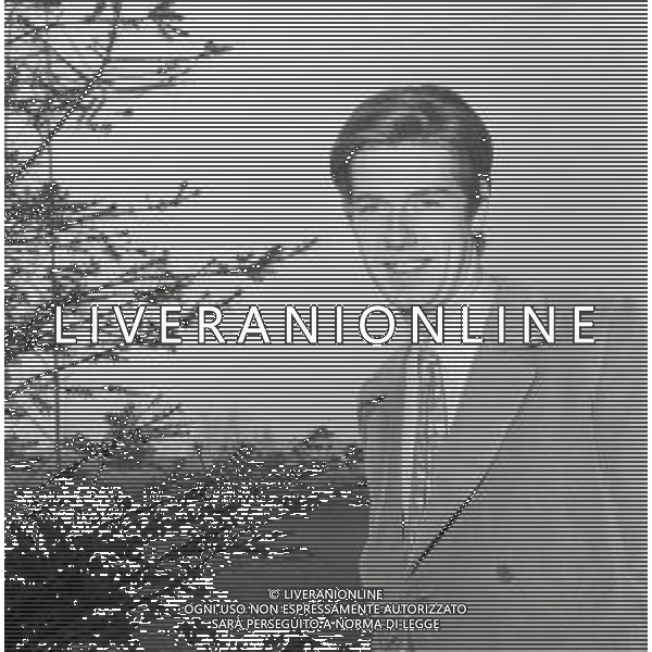 NEG-RETROSPETTIVA CLAUDIO LIPPI PRESENTATORE TELEVISIVO NELLA FOTO CLAUDIO LIPPI A MILANO NELL\'ANNO 1966 AG ALDO LIVERANI SAS 