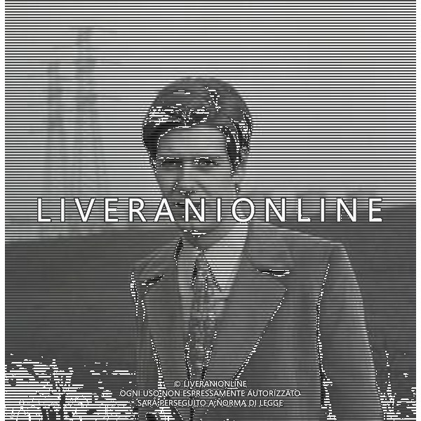 NEG-RETROSPETTIVA CLAUDIO LIPPI PRESENTATORE TELEVISIVO NELLA FOTO CLAUDIO LIPPI A MILANO NELL\'ANNO 1966 AG ALDO LIVERANI SAS 