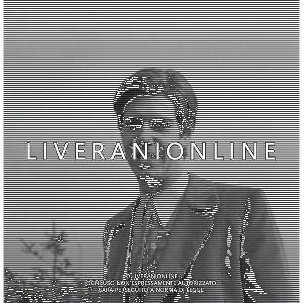 NEG-RETROSPETTIVA CLAUDIO LIPPI PRESENTATORE TELEVISIVO NELLA FOTO CLAUDIO LIPPI A MILANO NELL\'ANNO 1966 AG ALDO LIVERANI SAS 