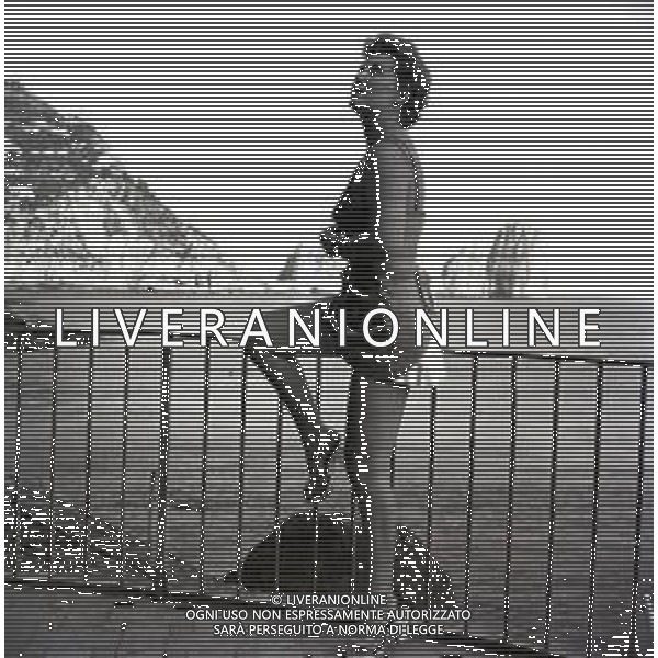 NEG-RETROSPETTIVA ELSA DE GIORGI SCRITTRICE-ATTRICE E REGISTA NELLA FOTO ELSA DE GIORGI ANNI 1955 FOTO SANDRO VESPASIANI-AG ALDO LIVERANI SAS