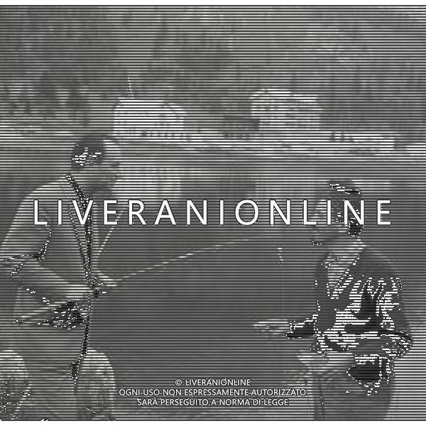 NEG-RETROSPETTIVA NICO FIDENCO CANTANTE NELLA FOTO NICO FIDENCO AL LAGO DI MISURINA NELL\'ANNO 1964 FOTO CESARE AMADORI-AG ALDO LIVERANI SAS