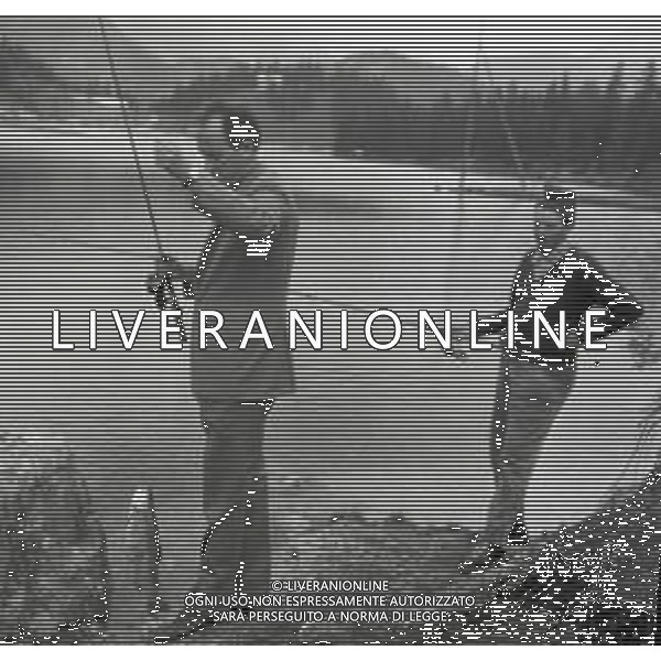 NEG-RETROSPETTIVA NICO FIDENCO CANTANTE NELLA FOTO NICO FIDENCO AL LAGO DI MISURINA NELL\'ANNO 1964 FOTO CESARE AMADORI-AG ALDO LIVERANI SAS