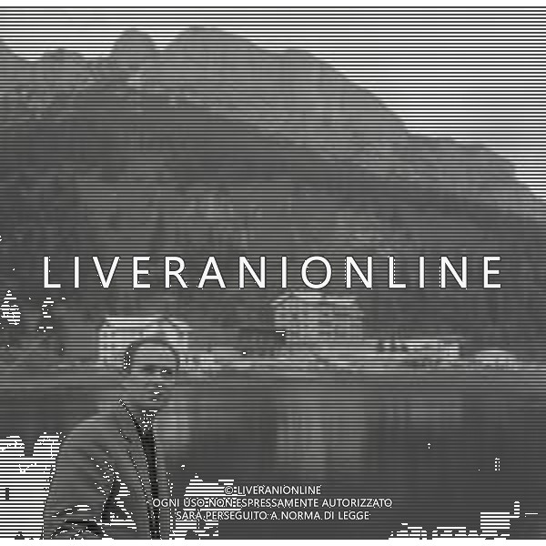 NEG-RETROSPETTIVA NICO FIDENCO CANTANTE NELLA FOTO NICO FIDENCO AL LAGO DI MISURINA NELL\'ANNO 1964 FOTO CESARE AMADORI-AG ALDO LIVERANI SAS