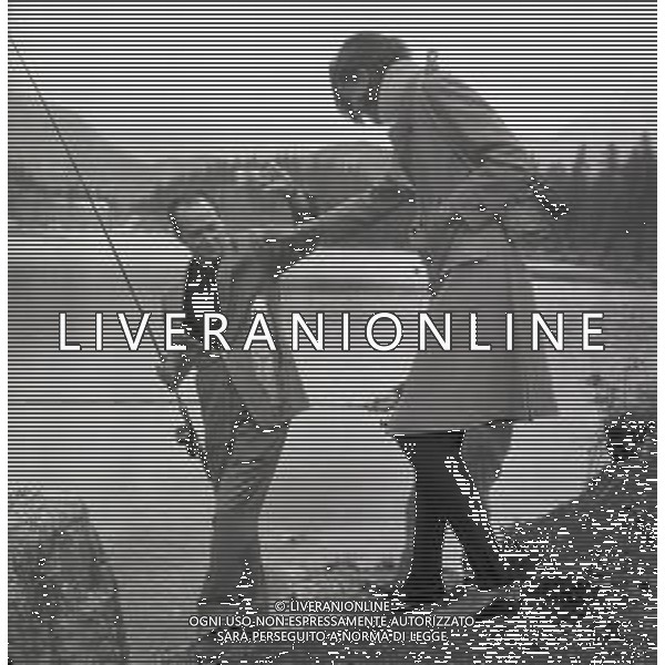 NEG-RETROSPETTIVA NICO FIDENCO CANTANTE NELLA FOTO NICO FIDENCO AL LAGO DI MISURINA NELL\'ANNO 1964 FOTO CESARE AMADORI-AG ALDO LIVERANI SAS