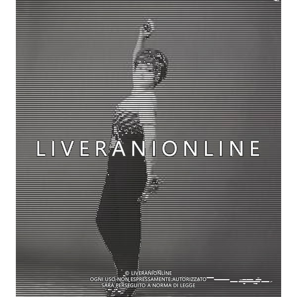 NEG-RETROSPETTIVA VANNA SCOTTI CANTANTE NELLA FOTO VANNA SCOTTI A MILANO NELL\'ANNO 1966 AG ALDO LIVERANI SAS
