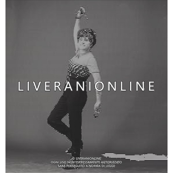 NEG-RETROSPETTIVA VANNA SCOTTI CANTANTE NELLA FOTO VANNA SCOTTI A MILANO NELL\'ANNO 1966 AG ALDO LIVERANI SAS