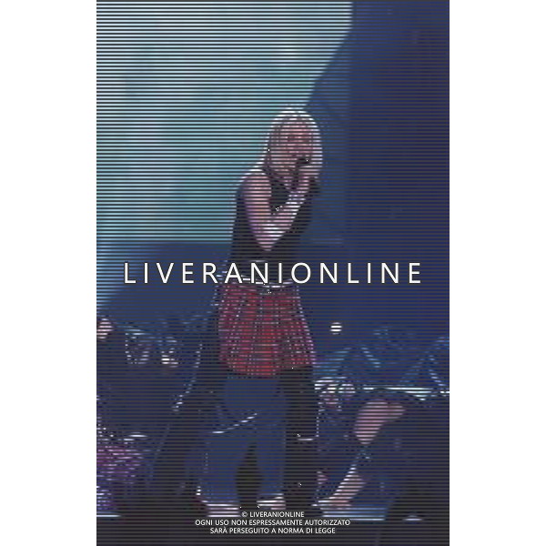 ST-RETROSPETTIVA MADONNA CANTANTE NELLA FOTO MADONNA IN CONCERTO NELL\'ANNO 2001 AG ALDO LIVERANI SAS